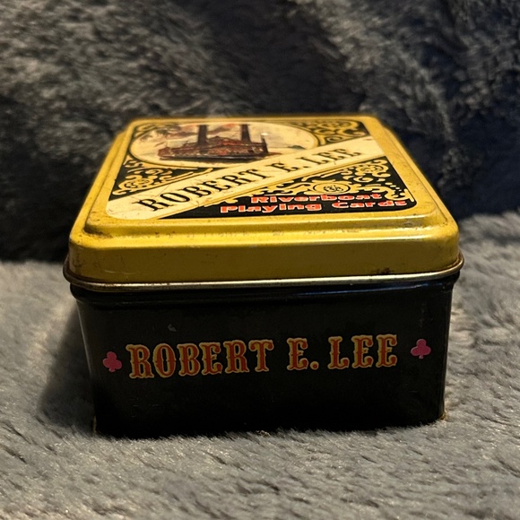 Vintage Collectible Tin Robert E. Lee Riverboat With Playing Cards Numbered 1333 - Picture 4 of 9